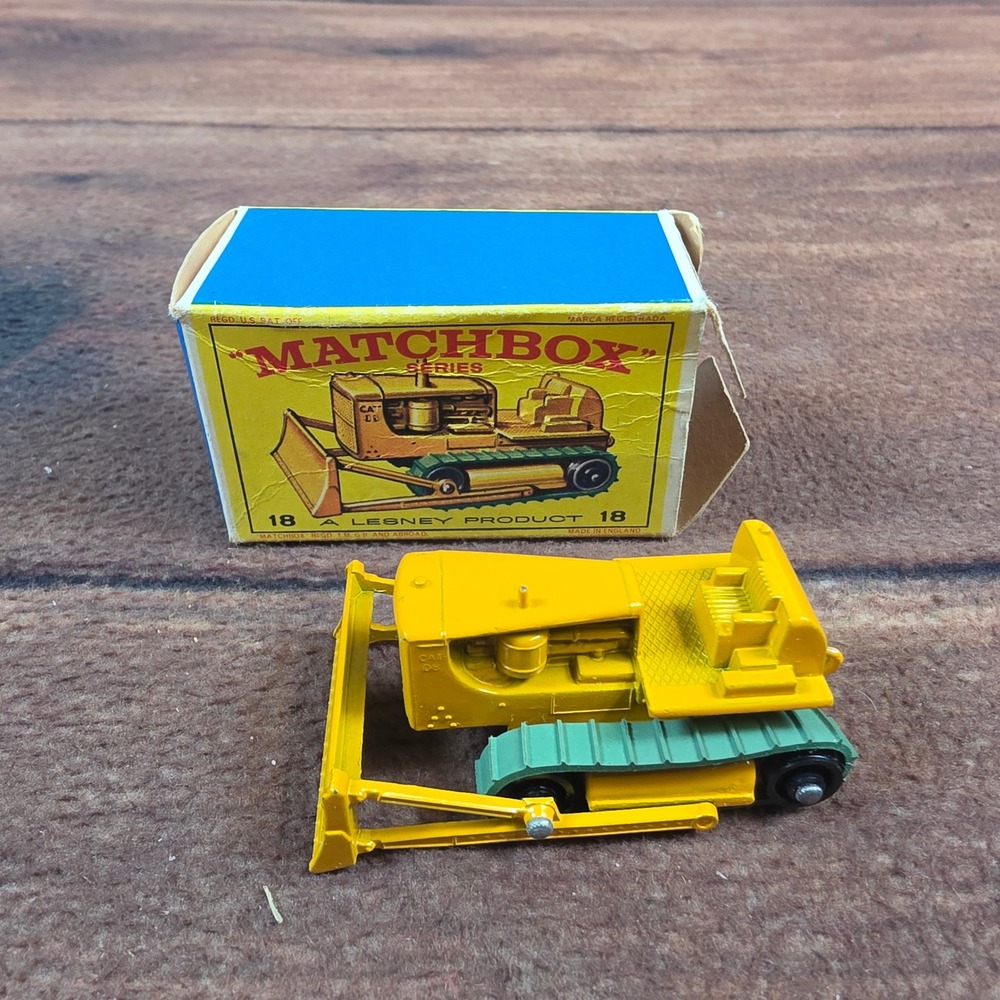 Matchbox Lesney Caterpillar D8 Bulldozer Kids OS Yellow Excellent No 18 Box
